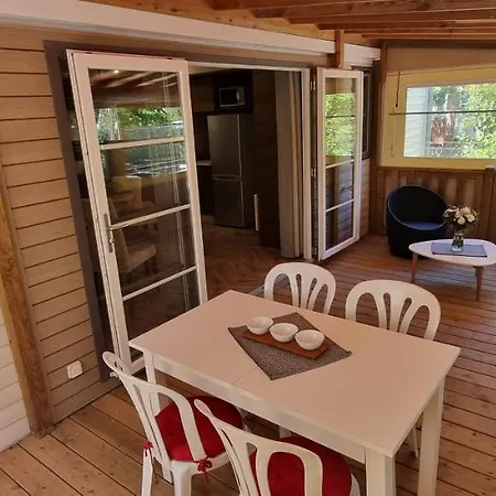 シャレー Mobile Avec Terrasse Et Piscine. オータン