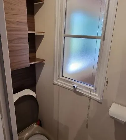 Mobile Avec Terrasse Et Piscine. *